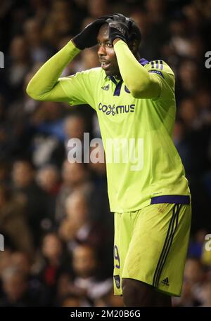 20151105 - LONDON, GROSSBRITANNIEN: Stefano Okaka von Anderlecht sieht deprimiert aus während eines Fußballspiels zwischen dem englischen Team Tottenham Hotspur F.C. und dem belgischen Verein RSC Anderlecht, Donnerstag, den 05. November 2015 in London, Großbritannien, dem vierten Spiel in der Gruppenphase des UEFA Europa League-Wettbewerbs in Gruppe J. BELGA PHOTO VIRGINIE LEFOUR Stockfoto