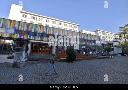 20151123 – BRÜSSEL, BELGIEN: Abbildung zeigt fast leeren Campus der Freien Universität Brüssel, der am Montag, den 23. November 2015, in Brüssel geschlossen ist. Die terroristische Bedrohung wird in der Region Brüssel vorläufig auf Ebene vier, dem Maximum, gehalten und für den Rest des Landes auf Ebene drei. Alle Schulen in Brüssel und die U-Bahn bleiben geschlossen. BELGA FOTO ERIC LALMAND Stockfoto