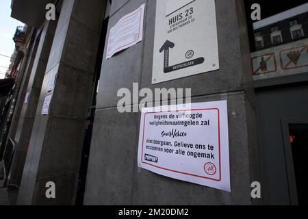 20151121 - BRÜSSEL, BELGIEN: Abbildung zeigt die Konzerthalle „Anciene Belgique“, die am Samstag, den 21. November 2015 in Brüssel geschlossen ist. Die Bedrohungsstufe wurde in der Region Brüssel auf Stufe vier, das Maximum, aktualisiert und bleibt für den Rest des Landes auf Stufe drei. Das Einkaufszentrum, die Haupteinkaufsstraßen, die U-Bahnen und öffentliche Veranstaltungen sind wegen der terroristischen Bedrohung der vierten Ebene für das Wochenende geschlossen und abgesagt. BELGA FOTO NICOLAS MAETERLINCK Stockfoto