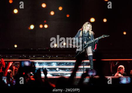 20151128 Uhr - ANTWERPEN, BELGIEN: Bildfoto während eines Konzerts der amerikanischen Sängerin Madonna alias Louise Ciccone in Antwerpen, Samstag, den 28. November 2015. BELGA FOTO JONAS ROOSENS Stockfoto