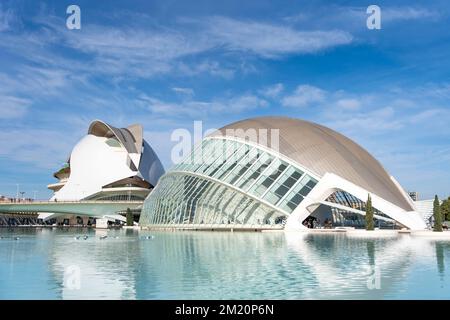 Hemisferisches Gebäude in der Stadt der Künste und Wissenschaften, Valencia Stockfoto