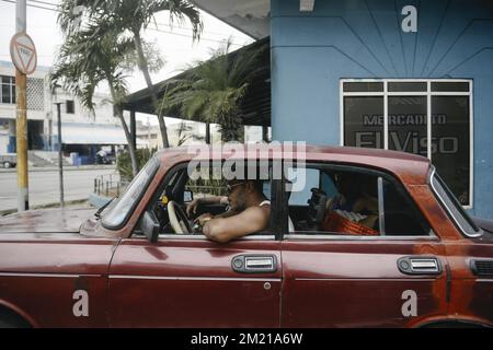 Das Bild zeigt das tägliche Leben in den Straßen Havannas, Sonntag, den 03. April 2016 in Havanna, Kuba. Stockfoto