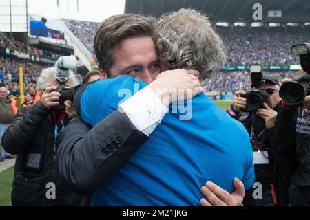 Der Cheftrainer des Clubs Michel Preud'homme und der Geschäftsführer des Clubs Vincent Mannaert feiern nach dem Spiel der Jupiler Pro League zwischen dem Club Brügge und dem RSC Anderlecht in Brügge, Sonntag, den 15. Mai 2016, am 8. Tag des Play-off 1 der belgischen Fußballmeisterschaft. Club Brugge hat Anderlecht besiegt und gewinnt zum ersten Mal seit 11 Jahren die belgische Fußballmeisterschaft. Stockfoto