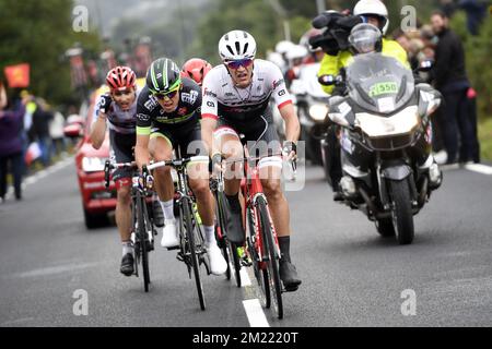 Deutscher Paul Voss von Bora-Argon 18, norvegianischer Vegard Breen von Fortuneo-Vital Concept und belgischer Jasper Stuyven von Trek-Segafredo in Aktion während der zweiten Etappe der 103.. Ausgabe des Radrennens Tour de France, 183 km von Saint-Lo nach Cherbourg-en-Cotentin, Sonntag, 03. Juli 2016, Frankreich. Stockfoto