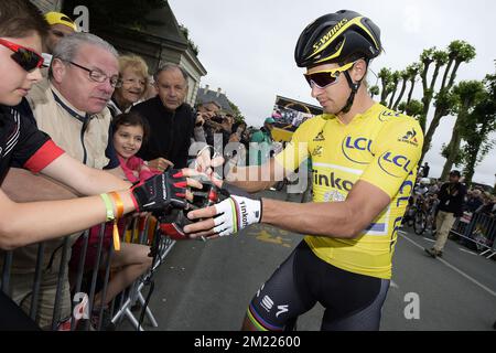 Belgische Edward Theuns von Trek-Segafredo, die vor der vierten Etappe des Radrennens Tour de France von 103., 237,5 km von Saumur nach Limoges, am Dienstag, den 05. Juli 2016 in Frankreich abgebildet wurden. Stockfoto