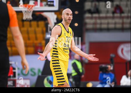 Athen, Lombardei, Griechenland. 13.. Dezember 2022. 33 NICK CALATHES von Fenerbahce Beko Istanbul während der Euroleague-Runde 13, Spiel zwischen Olympiacos Piraeus und Fenerbahce Beko Istanbul im Friedens- und Freundschaftsstadion am 13. Dezember 2022 in Athen, Griechenland (Kreditbild: © Stefanos Kyriazis/ZUMA Press Wire) Stockfoto