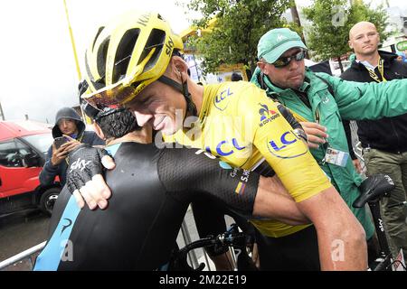 Der kolumbianische Sergio Henao von Team Sky und der britische Chris Froome von Team Sky feiern nach der 20.. Etappe des Radrennen Tour de France 103., 146,5 km von Megeve nach Morzine, Frankreich, am Samstag, den 23. Juli 2016. Stockfoto