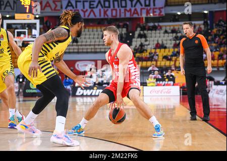 Athen, Lombardei, Griechenland. 13.. Dezember 2022. 0 THOMAS WALKUP von Olympiacos Piraeus React während des Euroleague-Spiels der Turkish Airlines zwischen Olympiacos Piraeus und Fenerbahce Beko Istanbul im Friedens- und Freundschaftsstadion am 13. Dezember 2022 in Piräus, Griechenland (Kreditbild: © Stefanos Kyriazis/ZUMA Press Wire) Stockfoto