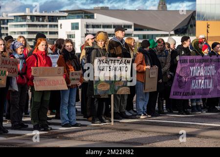 Luontokatokapina. Elokapina oder Ausrottung Rebellion Finnland Demonstranten bei Straßenblockade Protest gegen Mannerheimintie, Helsinki, Finnland Stockfoto