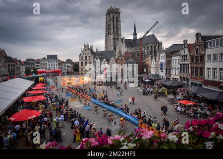 Abbildung, aufgenommen während der 2.. Ausgabe des Radrennen „Maneblusser Natourcriterium“ in Mechelen, Samstag, den 30. Juli 2016. Der Wettbewerb ist Teil der traditionellen „Kriterien“, lokalen Rennen, bei denen hauptsächlich Radfahrer, die auf der Tour de France mitfuhren, gegeneinander antreten. Stockfoto