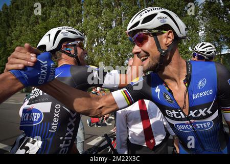 Belgischer Tom Boonen vom Team Etixx – Quick-Step feiert nach dem Gewinn des Radrennens „Brussels Cycling Classic“ 4., 199,3 km von und nach Brüssel, Samstag, 03. September 2016. Stockfoto