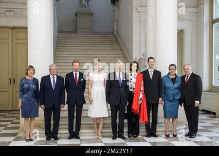 Deutsche Daniela Schadt, Ehefrau von Präsident Joachim Gauck, deutscher Präsident Joachim Gauck, Großherzog Henri von Luxemburg, Königin Mathilde von Belgien, König Philippe - Filip von Belgien, Sophie de Wittelsbach, Erbprinz von Liechtenstein, Alois, Katharina Schneider-Ammann und der Präsident der Schweizerischen Eidgenossenschaft Johann Schneider-Ammann bildeten das Bild auf einem Galadinner im Königspalast Laeken/Laken in Brüssel anlässlich des dreizehnten informellen Gipfels deutschsprachiger Staatschefs am Mittwoch, den 07. September 2016. Stockfoto