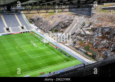 Das Abbildungsbild zeigt das Stadion Estadio Municipal de Braga während eines Trainings der belgischen First League-Fußballmannschaft KAA Gent in Braga in Portugal, Mittwoch, den 14. September 2016. Morgen spielt Gent das erste Spiel der Gruppenphase des Europa League-Wettbewerbs gegen den portugiesischen Verein SC Braga in der Gruppe H. BELGA FOTO LUC CLAESSEN Stockfoto