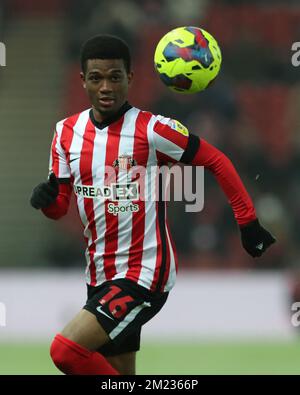 Sunderland, Vereinigtes Königreich, 12.. Dezember 2022. Amad Diallo of Sunderland in Aktion während des Sky Bet Championship-Spiels zwischen Sunderland und West Bromwich Albion im Stadium of Light, Sunderland am Montag, den 12.. Dezember 2022. (Kredit: Mark Fletcher | MI News) Kredit: MI News & Sport /Alamy Live News Stockfoto