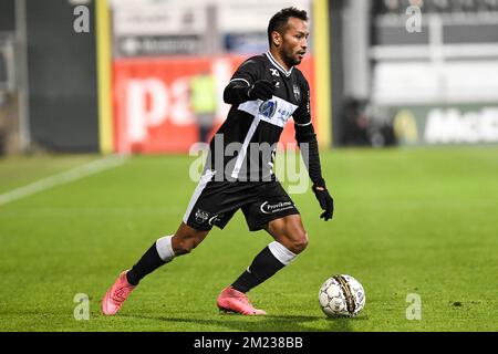 Jeffren Issac Suarez Bermudez von Eupen wurde in Aktion während des Jupiler Pro League-Spiels zwischen KAS Eupen und KAA Gent in Eupen am Sonntag, den 23. Oktober 2016, am elften Tag der belgischen Fußballmeisterschaft gezeigt. BELGA FOTO LUC CLAESSEN Stockfoto