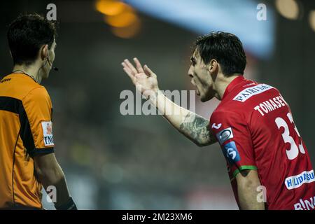 Zarko Tomasevic von Oostende reagiert auf das Spiel der Jupiler Pro League zwischen KV Oostende und Zulte Waregem am Samstag, den 17. Dezember 2016, am 19. Tag der belgischen Fußballmeisterschaft in Oostende. BELGA FOTO JASPER JACOBS Stockfoto