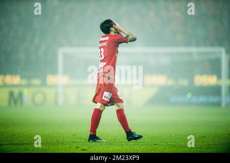 Zarko Tomasevic von Oostende reagiert auf das Spiel der Jupiler Pro League zwischen KV Oostende und Zulte Waregem am Samstag, den 17. Dezember 2016, am 19. Tag der belgischen Fußballmeisterschaft in Oostende. BELGA FOTO JASPER JACOBS Stockfoto