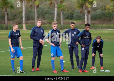 Thibault Vlietinck, der neue Torwart des Clubs Ethan Horvath, Jellert Van Landschoot des Clubs, Laurent Lemoine des Clubs, Terry Osei Berkoe des Clubs und Niels Verbrugh des Clubs sind am vierten Tag des Wintertrainingcamps des belgischen Fußballteams Club Brugge in Sotogrande, Spanien, Sonntag, 08. Januar 2017 zu sehen. BELGA FOTO BRUNO FAHY Stockfoto