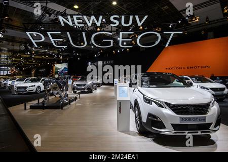 Das Bild zeigt den Stand von Peugeot zur Eröffnung der 95.. Ausgabe der European Motor Show Brussels auf der Brüsseler Expo am Freitag, den 13. Januar 2017 in Brüssel. BELGA FOTO NICOLAS LAMBERT Stockfoto