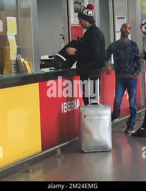 ATTENTION EDITORS - SMARTPHONE PICTURE - BEST QUALITY AVAILABLE Standard's Ishak Belfodil pictured at the airport after the winter training camp of Standard de Liege, in Malaga, Spain, Saturday 14 January 2017. BELGA PHOTO BRUNO FAHY  Stock Photo