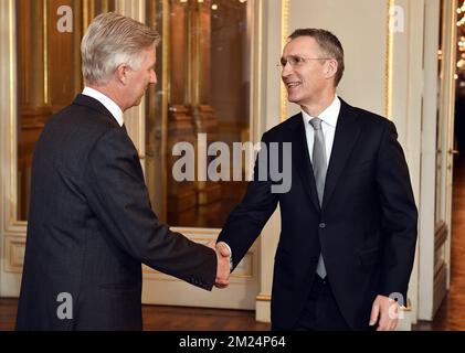 König Philippe - Filip von Belgien und NATO-Generalsekretär Jens Stoltenberg, abgebildet auf einem Neujahrsempfang, der von der Königlichen Familie für die ständigen Vertreter und Formbeamten der NATO am Donnerstag, den 26. Januar 2017, im Königspalast in Brüssel veranstaltet wird. BELGA FOTO ERIC LALMAND Stockfoto