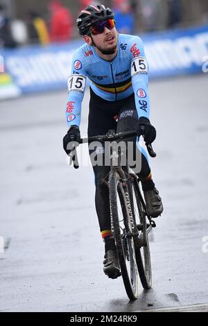 Das belgische Jelle Camps überquert die Ziellinie beim Juniorrennen der Männer bei den Weltmeisterschaften am Ende dieses Wochenendes in Bieles, Luxemburg, Samstag, den 28. Januar 2017. BELGA FOTO DAVID STOCKMAN Stockfoto