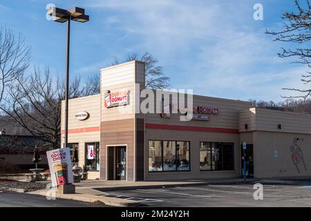 Das Restaurant Dunkin Donuts an der Freeport Road in Harmar Township, Pennsylvania, USA Stockfoto
