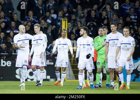 Anderlechts Spieler wurden nach dem Spiel der Jupiler Pro League zwischen KSC Lokeren und RSC Anderlecht am Freitag, den 03. Februar 2017, am 25. Tag der belgischen Fußballmeisterschaft in Lokeren abgebildet. BELGA FOTO JASPER JACOBS Stockfoto