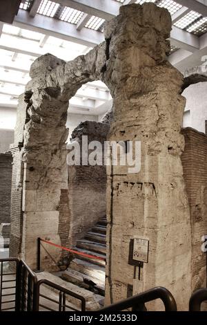 Die Überreste des Stadions Domitian befinden sich unter der Piazza Navona und sind das einzige Beispiel für ein Mauerwerk-Stadion, das bis heute in Rom bekannt ist. Stockfoto