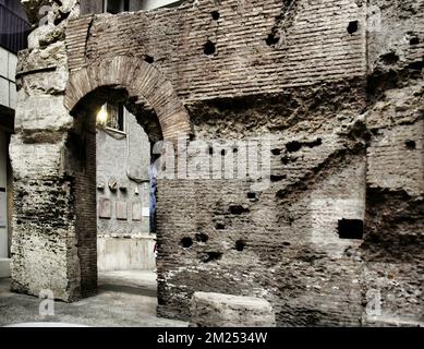 Die Überreste des Stadions Domitian befinden sich unter der Piazza Navona und sind das einzige Beispiel für ein Mauerwerk-Stadion, das bis heute in Rom bekannt ist. Stockfoto