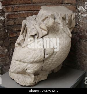 Die Überreste des Stadions Domitian befinden sich unter der Piazza Navona und sind das einzige Beispiel für ein Mauerwerk-Stadion, das bis heute in Rom bekannt ist. Stockfoto