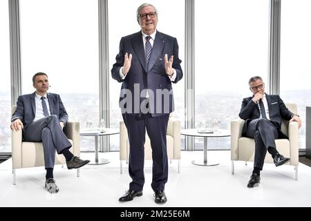 Johan Vankelecom, CFO von Belfius, Jos Clijsters, Vorstandsvorsitzender von Belfius, und Marc Raisiere, CEO von Belfius, wurden auf einer Pressekonferenz der Bank und des Versicherungsunternehmens Belfius vorgestellt, um die Ergebnisse 2016 am Donnerstag, den 23. Februar 2017, im Hauptsitz von Belfius in Brüssel vorzustellen. BELGA FOTO DIRK WAEM Stockfoto