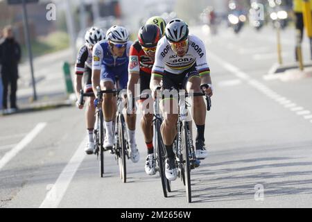 Niederländische Niki Terpstra von Quick-Step Böden, belgischer Greg Van Avermaet von BMC Racing Team und slowakischer Peter Sagan von Bora-Hansgrohe in Aktion während der 79.. Ausgabe des eintägigen Radrennen Gent-Wevelgem, 249 km von Deinze nach Wevelgem, Sonntag, 26. März 2017. BELGA FOTO YUZURU SUNADA Stockfoto