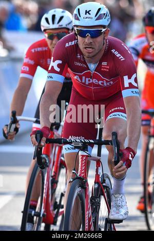 Der norvegische Alexander Kristoff von Katusha-Alpecin überquert die Ziellinie an der ersten Etappe des Radrennens Driedaagse De Panne - Koksijde, 206,2 km von De Panne nach Zottegem, Dienstag, 28. März 2017. BELGA FOTO DAVID STOCKMAN Stockfoto