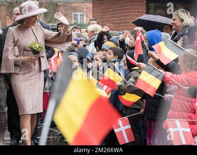 Königin Mathilde von Belgien, abgebildet bei einem Besuch der Amager Faeled Schule am zweiten Tag eines dreitägigen Staatsbesuchs des belgischen Königspaares in Dänemark, Mittwoch, den 29. März 2017, in Kopenhagen. BELGA FOTO BENOIT DOPPPAGNE Stockfoto