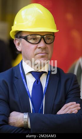 Der flämische Minister für Beschäftigung, Wirtschaft, Innovation, Wissenschaftspolitik und Sport, Philippe Muyters, wurde am Montag, den 03. April 2017, bei einem Besuch im Volvo Cars-Werk in Gent fotografiert. BELGA FOTO BENOIT DOPPPAGNE Stockfoto