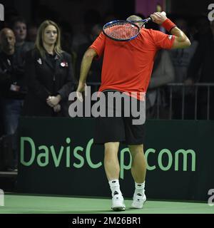 Der belgische Steve Darcis reagiert während des ersten Spiels zwischen dem belgischen Steve Darcis und dem italienischen Paolo Lorenzi beim Davis Cup World Group-Viertelfinale zwischen Belgien und Italien am Freitag, den 07. April 2017 in Charleroi. BELGA FOTO BENOIT DOPPPAGNE Stockfoto