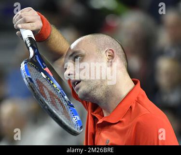 Der belgische Steve Darcis reagiert während des ersten Spiels zwischen dem belgischen Steve Darcis und dem italienischen Paolo Lorenzi beim Davis Cup World Group-Viertelfinale zwischen Belgien und Italien am Freitag, den 07. April 2017 in Charleroi. BELGA FOTO BENOIT DOPPPAGNE Stockfoto