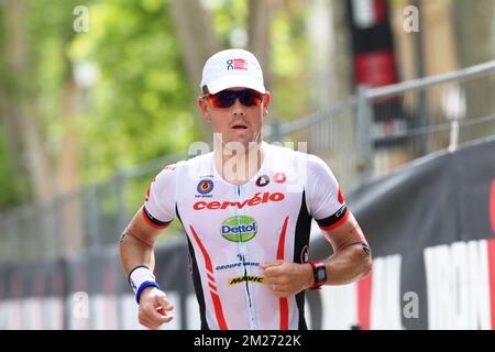 Der belgische Frederik Van Lierde belegt am Sonntag, den 14. Mai 2017, den dritten Platz beim Triathlon „Ironman 70,3 Pays d'Aix“ in Aix-en-Provence (Frankreich). BELGA FOTO THIERRY DEKETELAERE Stockfoto