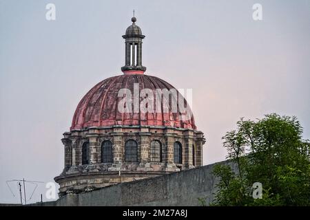 Die Kuppel der Ex Teresa Arte war einst das Viceregal-Kloster von San Jose in Mexiko-Stadt, Mexiko. Stockfoto