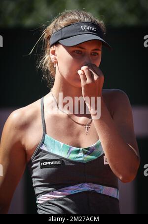 Belgian Maryna Zanevska looks dejected during a qualification game between Belgian Maryna Zanevska and US Kayla Day at the Roland Garros French Open tennis tournament, in Paris, France, Thursday 25 May 2017. The Roland Garros Grand Slam takes place from 22 May to 11 June 2017. BELGA PHOTO VIRGINIE LEFOUR Stock Photo