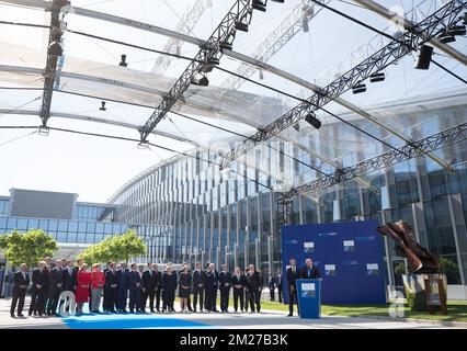 (Von L) portugiesischer Premierminister Antonio Costa, italienischer Premierminister Paolo Gentiloni, albanischer Premierminister EDI Rama, König Philippe - Filip von Belgien, isländischer Premierminister Bjarni Benediktsson, polnischer Präsident Andrzej Duda, kroatischer Präsident Kolinda Grabar-Kitarovic, deutsche Kanzlerin Angela Merkel, französischer Präsident Emmanuel Macron, belgischer Premierminister Charles Michel Der luxemburgische Premierminister Xavier Bettel, der griechische Premierminister Alexis Tsipras, der estnische Premierminister Juri Ratas, der bulgarische Präsident Rumen Radev, der norwegische Premierminister Erna Solberg und der slowakische Präsident Andr Stockfoto