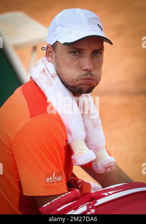 Der belgische Steve Darcis (ATP 38) sieht während eines Tennisspiels gegen den kanadischen Milos Raonic (ATP 6), in der ersten Runde des Herrenturniers beim Roland Garros French Open Tennis Turnier, in Paris, Frankreich, am Montag, den 29. Mai 2017, deprimiert aus. Der Haupttisch Roland Garros Grand Slam findet vom 29. Mai bis 11. Juni 2017 statt. BELGA PHOTO VIRGINIE LEFOUR Stockfoto