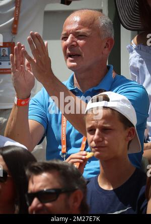 Der Vater von Goffin Michel wurde während eines Tennisspiels zwischen dem belgischen David Goffin und dem ukrainischen Sergiy Stakhovsky in der ersten Runde des Herrenturniers beim Roland Garros French Open Tennis Turnier am Mittwoch, den 31. Mai 2017 in Paris, Frankreich, fotografiert. Der Haupttisch Roland Garros Grand Slam findet vom 29. Mai bis 11. Juni 2017 statt. BELGA PHOTO VIRGINIE LEFOUR Stockfoto