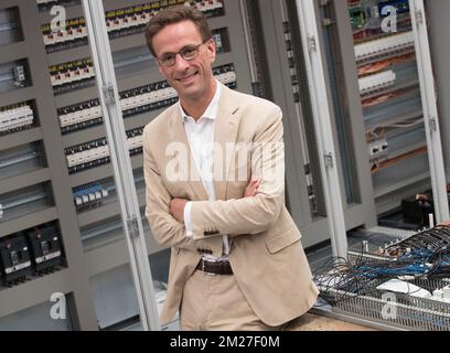 EdF Luminus CEO Gregoire Dallemagne posiert für den Fotografen auf einer gemeinsamen Pressekonferenz von EDF Luminus und Newelec am Donnerstag, den 01. Juni 2017. Stromerzeuger und Energieversorger Luminus kündigt den Erwerb einer Mehrheitsbeteiligung am Elektrizitätstechnikunternehmen Newelec an. BELGA FOTO BENOIT DOPPPAGNE Stockfoto