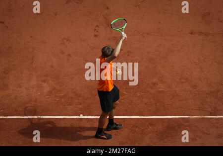 Der belgische David Goffin (ATP 12) sieht während eines Tennisspiels gegen die argentinische Horacio Zeballos (ATP 65) deprimiert aus, in der dritten Runde des Herrenturniers beim Roland Garros French Open Tennis Turnier, Freitag, den 02. Juni 2017 in Paris, Frankreich. Der Haupttisch Roland Garros Grand Slam findet vom 29. Mai bis 11. Juni 2017 statt. BELGA PHOTO VIRGINIE LEFOUR Stockfoto