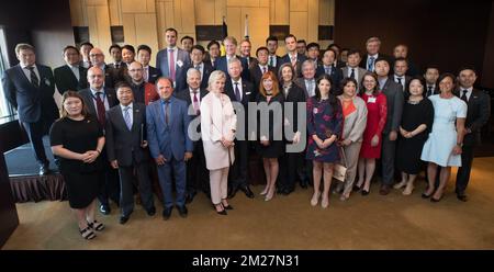 Family photo taken at the end of a signing ceremony and a bestowing of an honorary distinction by Princess Astrid upon Ahn Chong-ghee, former Korean Ambassador to Belgium and the EU, on the fourth day of an economic mission of Belgium's Princess Astrid to South Korea, Wednesday 14 June 2017. BELGA PHOTO BENOIT DOPPAGNE Stockfoto