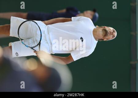 Belgischer Ruben Bemelmans (ATP 124) sieht deprimiert aus während eines Tennisspiels gegen den südafrikanischen Kevin Anderson (ATP 42), in der dritten Runde der MännerSingles beim Grand-Slam-Tennisturnier in Wimbledon im All England Tennis Club im Südwesten Londons, Großbritannien, Freitag, den 07. Juli 2017. BELGA FOTO BENOIT DOPPPAGNE Stockfoto