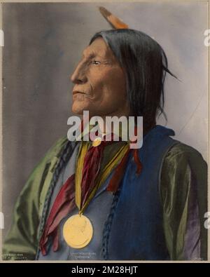 Chief Wolf Robe, Cheyenne , Indians of North America, Cheyenne Indians, Trans-Mississippi und International Exposition 1898 : Omaha, Neb.. Fotos des amerikanischen Westens Stockfoto