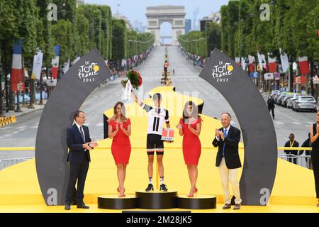 French Warren Barguil von Team Sunweb erhält den Combativity Award für den aggressivsten Fahrer in der 104.. Ausgabe des Radrennen Tour de France, Sonntag, den 23. Juli 2017 in Paris, Frankreich. Die diesjährige Tour de France findet vom ersten Juli bis zum 23.. Juli statt. BELGA-FOTOPOOL FRANCK FAUGERE Stockfoto